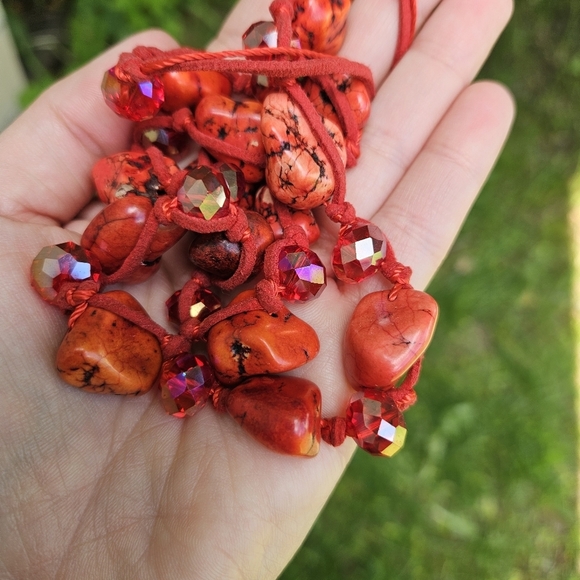 red stone and crystal necklace - Picture 4 of 4